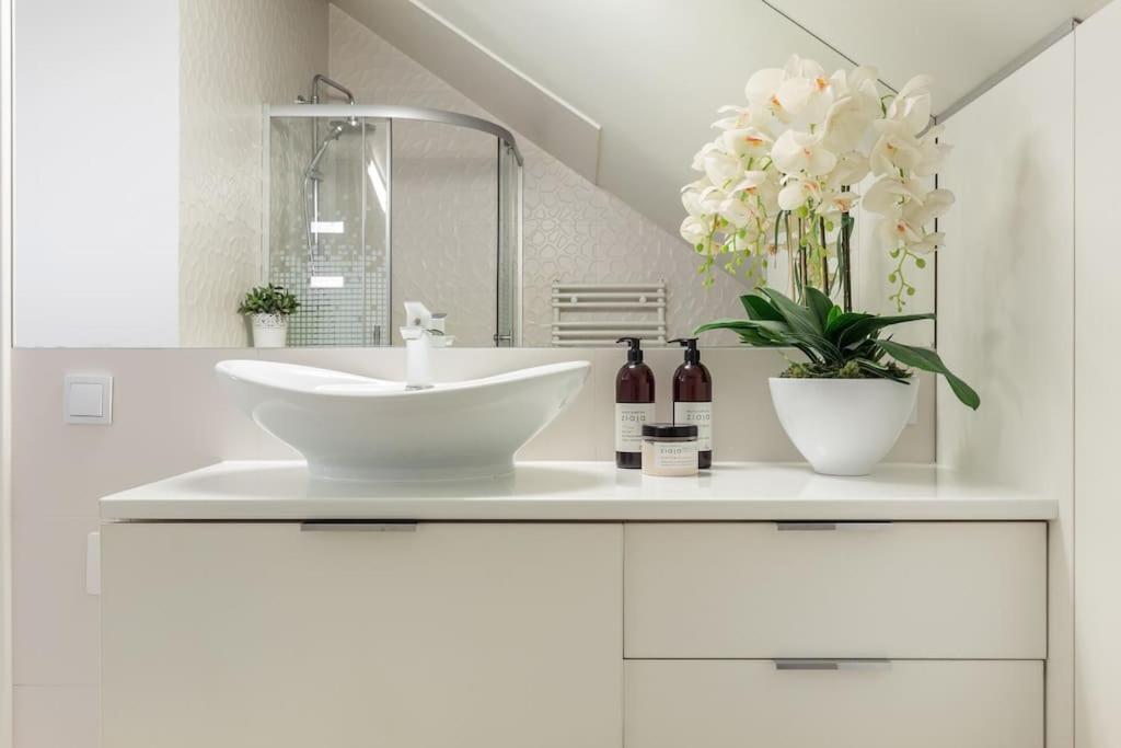 Modern & New Place Next To Wawel Castle & Vistula كراكوفيا المظهر الخارجي الصورة